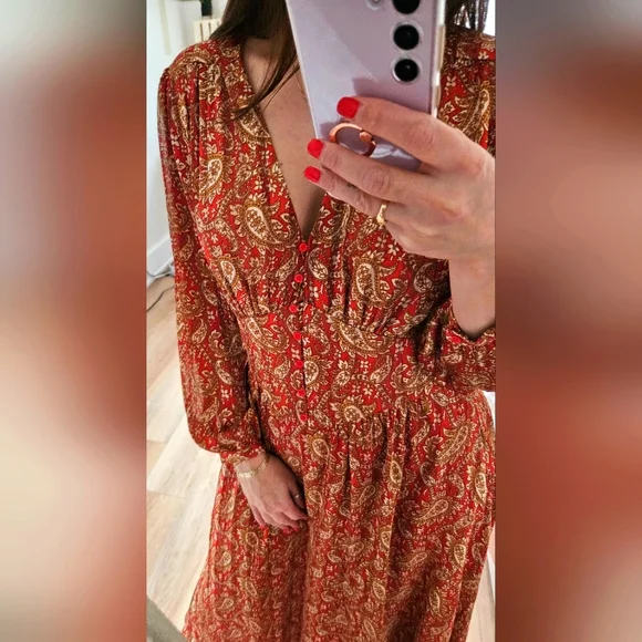 Red Dress - Picture 7 of 10